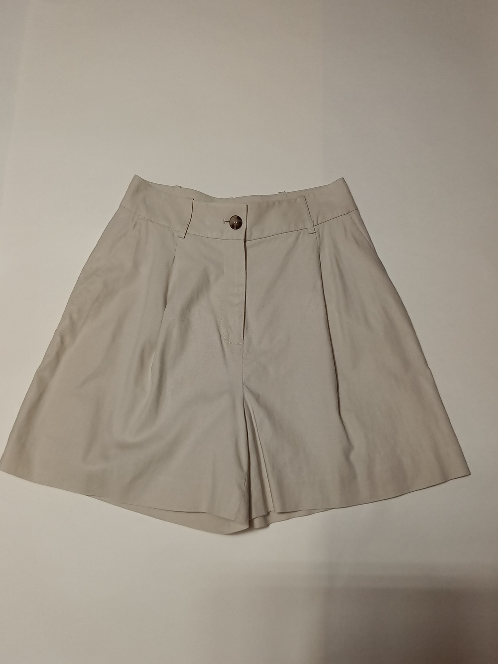 Alex Marie Tailored Linen Blend High-Waist Pleated Wide Leg Beige Shorts Size 4 - Picture 3 of 15